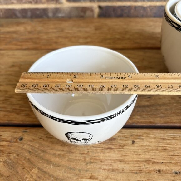 Skull Signature Housewares Ceramic Halloween 3 Nesting Bowls Microwave Safe - Picture 9 of 11